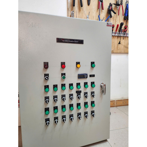 Tủ Điều Khiển Quạt Tự Động Theo Nhiệt Độ